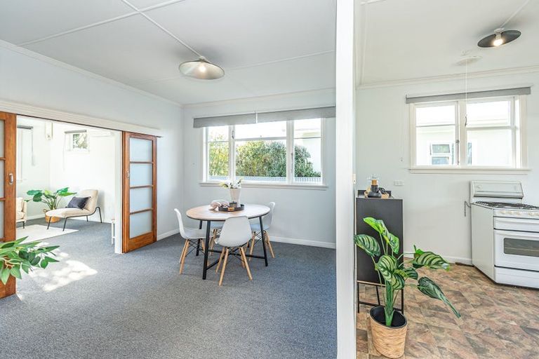 Photo of property in 12 Ward Street, Aramoho, Whanganui, 4500