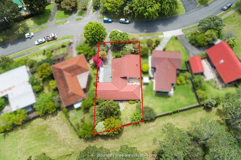 Photo of property in 5 Longwood Place, Forrest Hill, Auckland, 0620