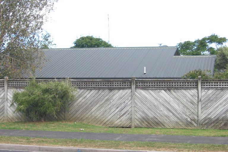 Photo of property in 1/6 Heathglen Place, Bayview, Auckland, 0629