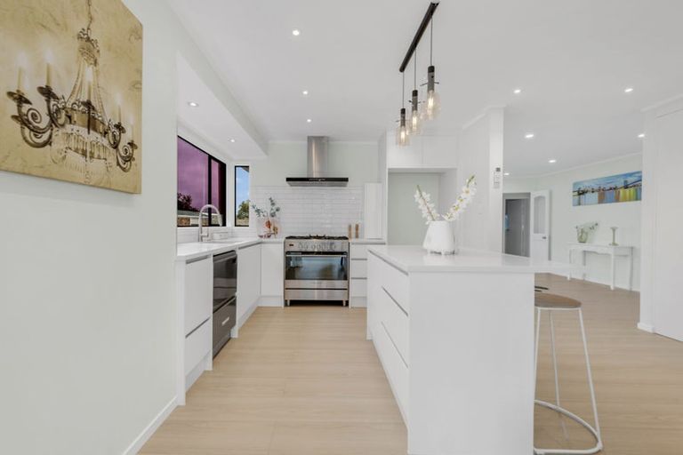 Photo of property in 3 Mimosa Place, Half Moon Bay, Auckland, 2012