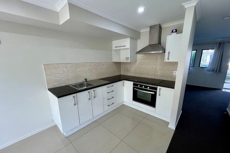 Photo of property in 7/4 Wallson Crescent, Wiri, Auckland, 2104