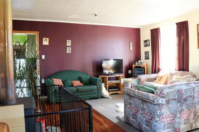 Photo of property in 90 Tiro Tiro Road, Levin, 5510