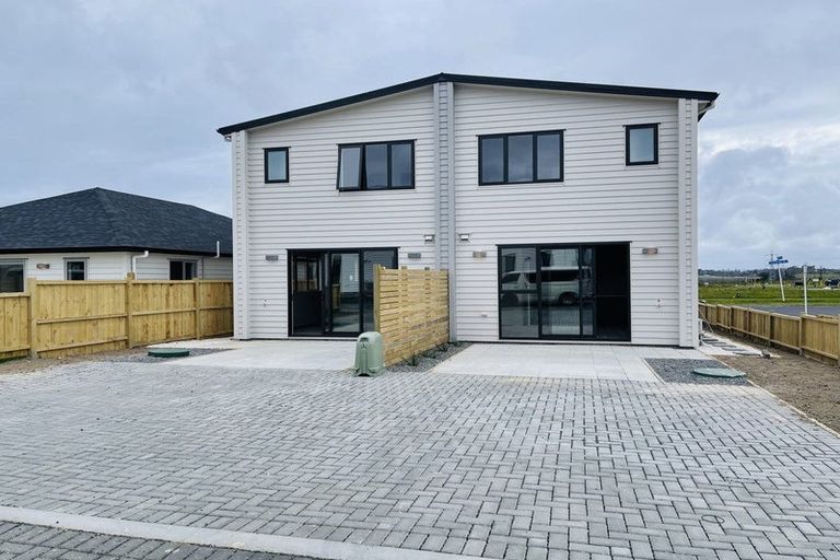 Photo of property in 30 Auranga Drive, Karaka, 2113