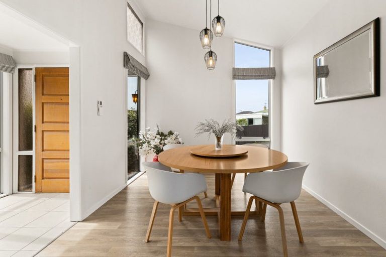 Photo of property in 106 Avondale Road, Taradale, Napier, 4112