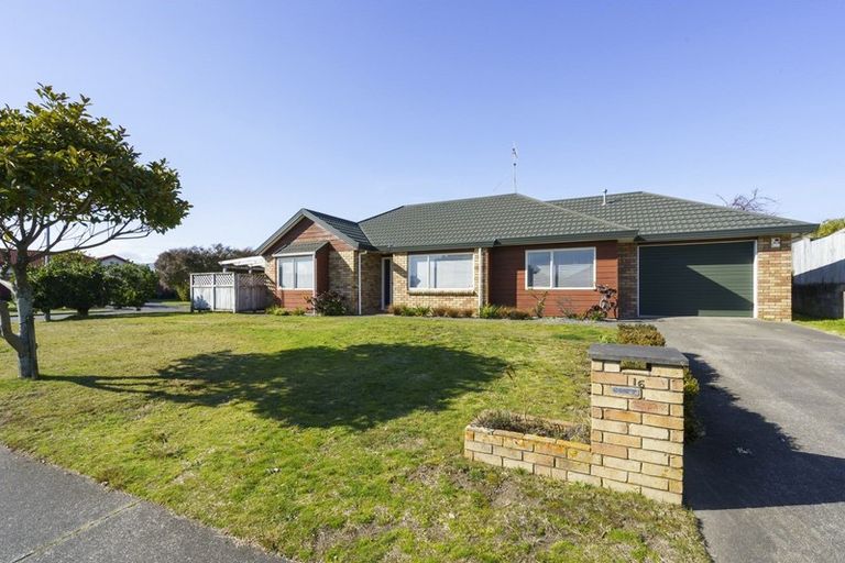 Photo of property in 16 Murray Court, Paraparaumu Beach, Paraparaumu, 5032