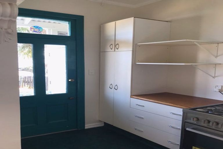 Photo of property in 5 Vogel Street, Mount Victoria, Wellington, 6011