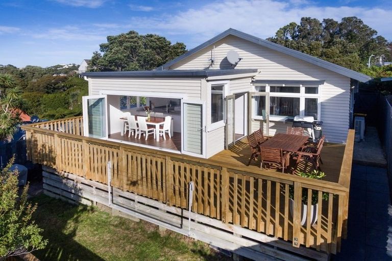 Photo of property in 72 Chaytor Street, Karori, Wellington, 6012