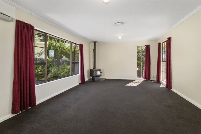 Photo of property in 10 Longitude Place, Whitby, Porirua, 5024