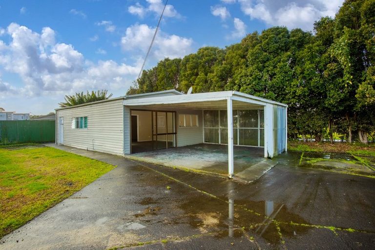 Photo of property in 48 Convair Crescent, Mangere, Auckland, 2022