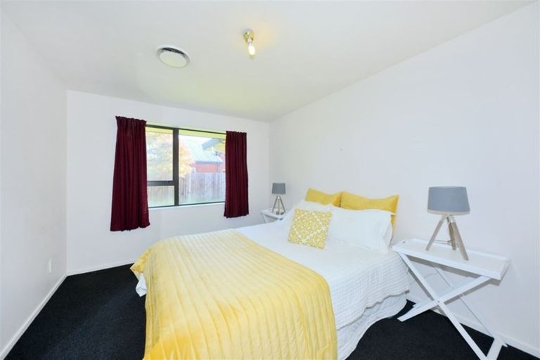 Photo of property in 10 Millcroft Place, Parklands, Christchurch, 8083