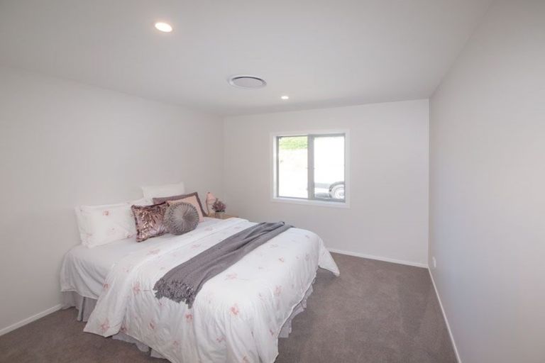 Photo of property in 6 Prestbury Grove, Churton Park, Wellington, 6037