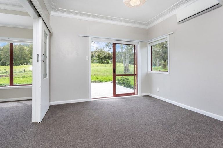 Photo of property in 369 Mangakura Road, Helensville, 0875
