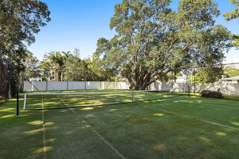 Photo of property in 7b Puriri Avenue, Orewa, 0931