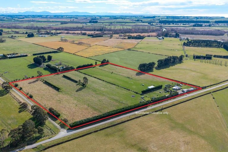 Photo of property in 60 Middle Road, Saint Andrews, Timaru, 7972