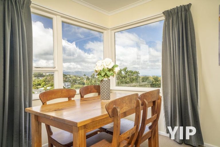 Photo of property in 16 Salford Street, Newlands, Wellington, 6037