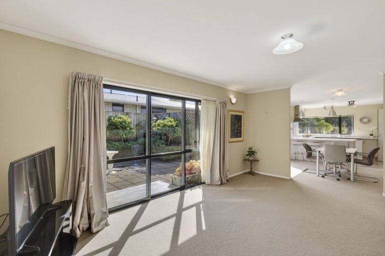 Photo of property in 30a Moulton Street, Moturoa, New Plymouth, 4310