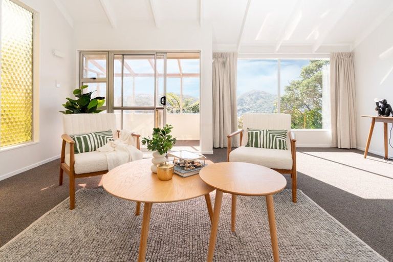 Photo of property in 11 Selkirk Way, Karori, Wellington, 6012