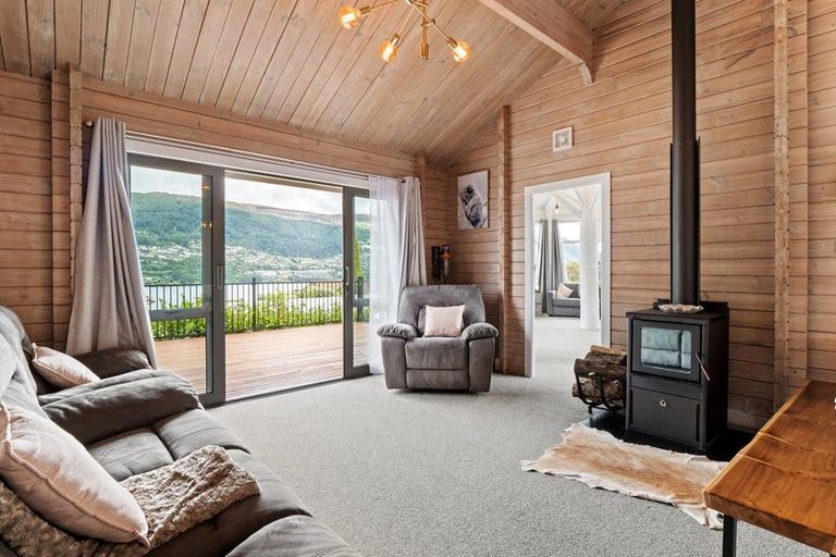 Photo of property in 25 Oregon Drive, Kelvin Heights, Queenstown, 9300