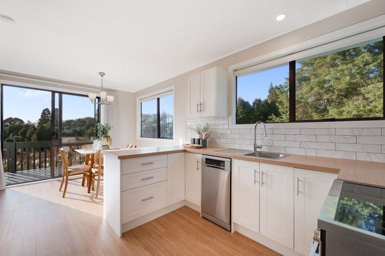 Photo of property in 18 Waikareao Way, Brookfield, Tauranga, 3110