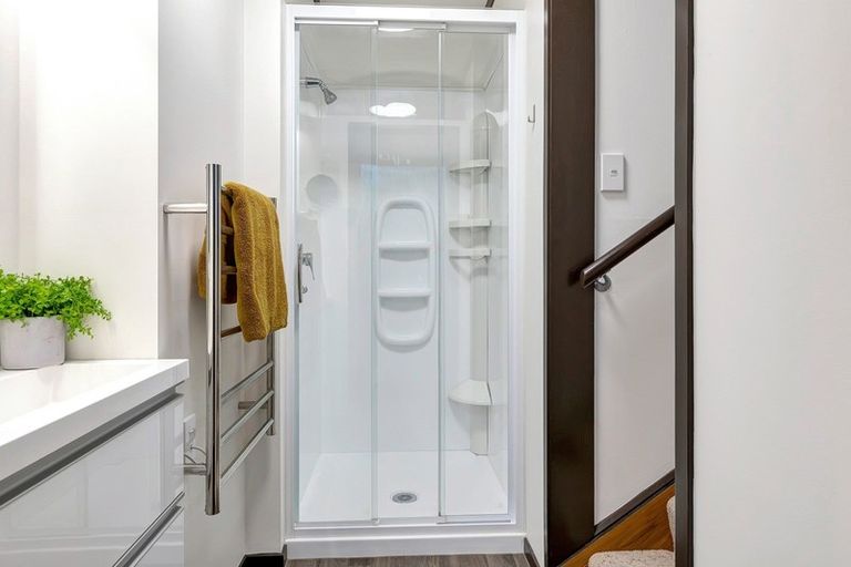 Photo of property in 4 Mizzen Place, Whitby, Porirua, 5024