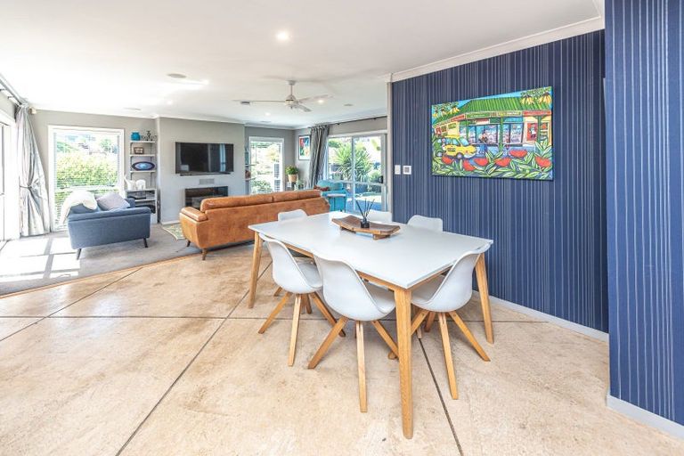 Photo of property in 18 Golf Vue Place, Castlecliff, Whanganui, 4501