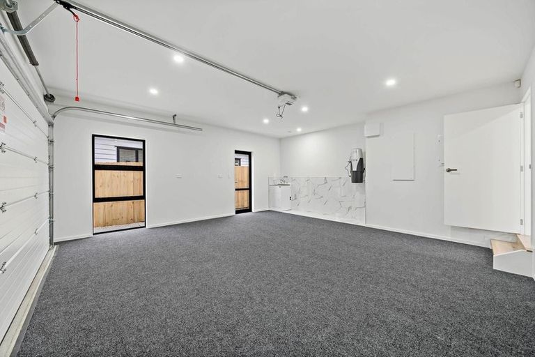 Photo of property in 11 Tawapou Close, Massey, 0614