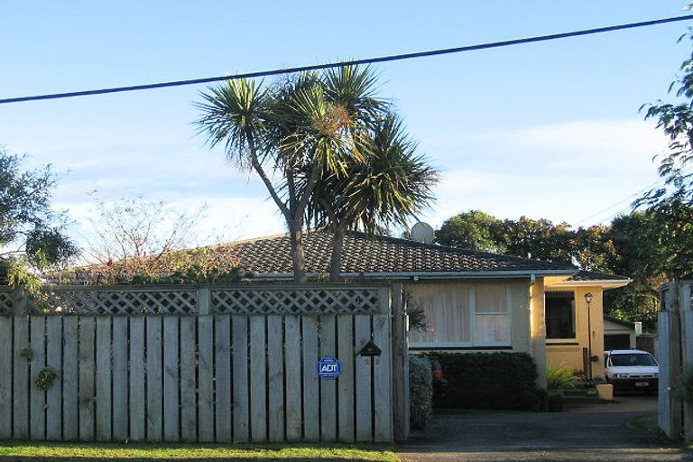 Photo of property in 53 Gray Avenue, Paraparaumu Beach, Paraparaumu, 5032