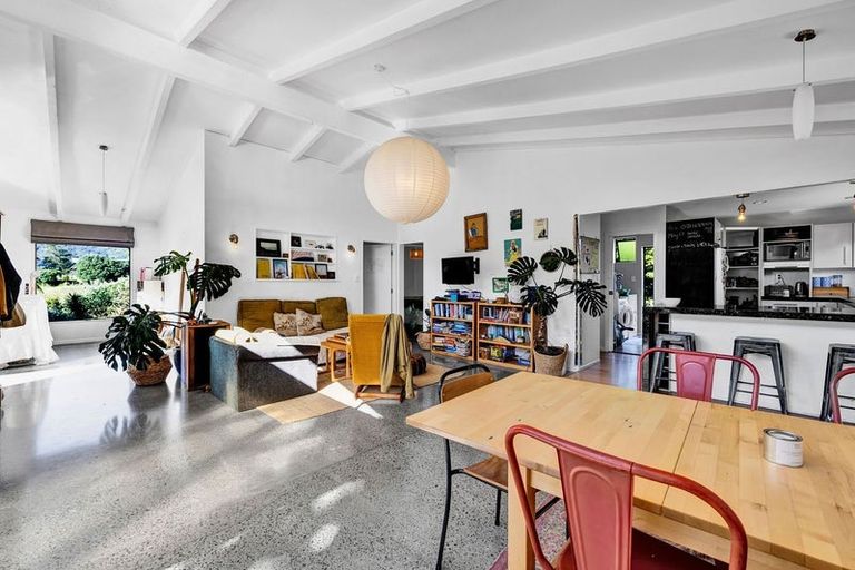 Photo of property in 23 Prudence Place, Oakura, 4314