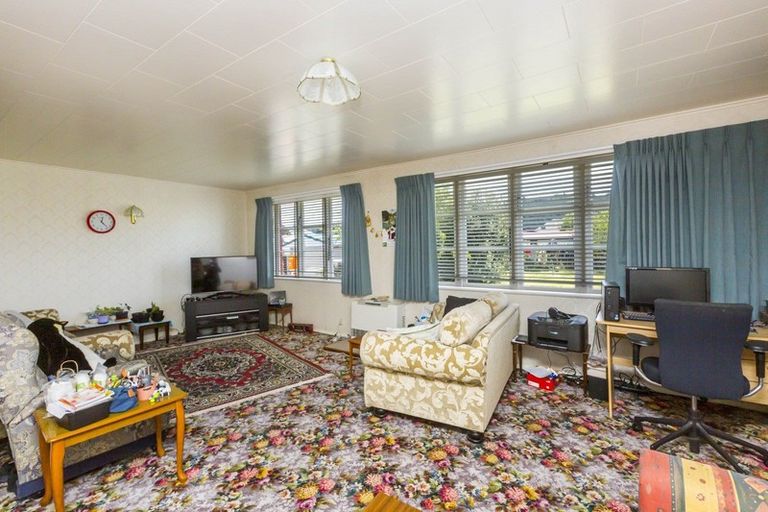 Photo of property in 1105 High Street, Taita, Lower Hutt, 5011