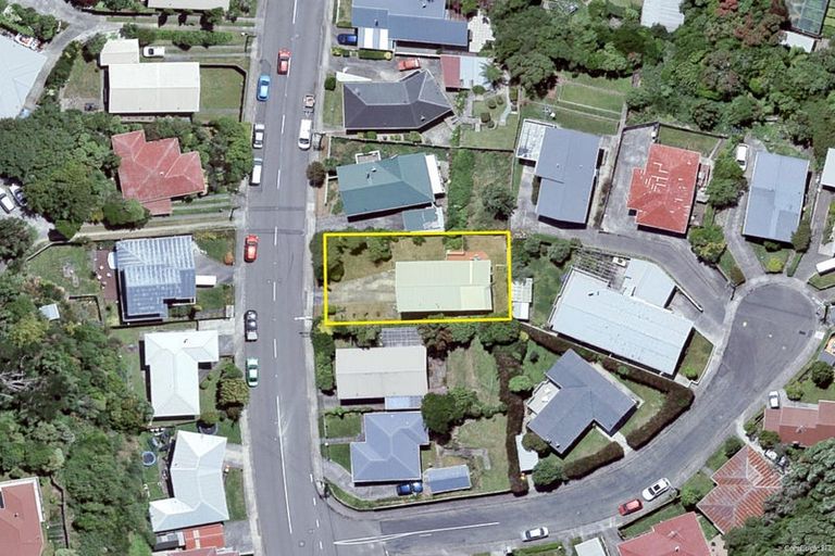 Photo of property in 83 Beazley Avenue, Paparangi, Wellington, 6037