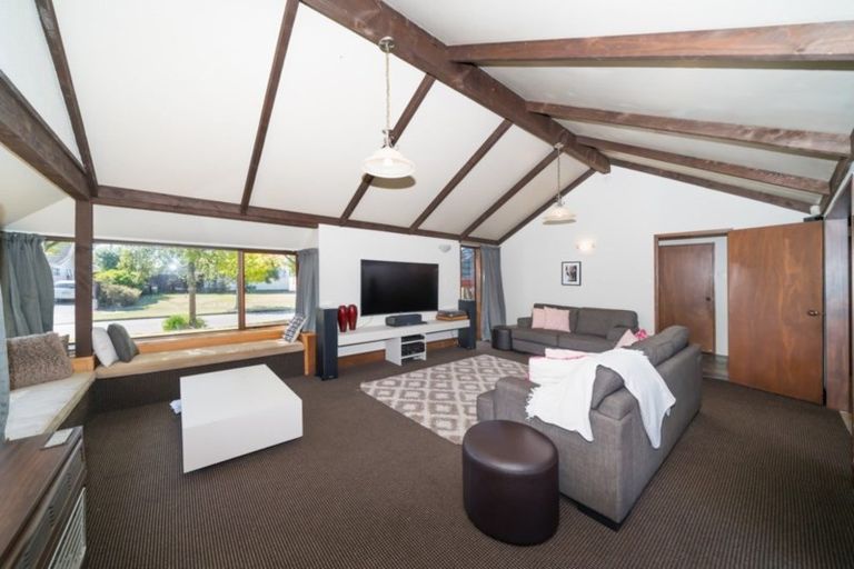 Photo of property in 7 Grange Place, Milson, Palmerston North, 4414