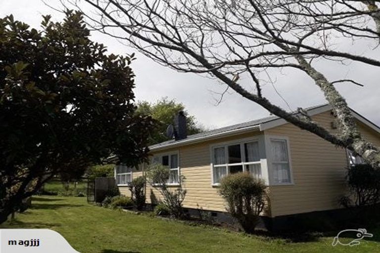 Photo of property in 18 Church Street, Waipawa, 4210