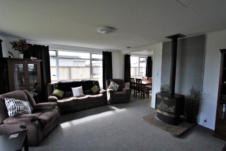 Photo of property in 15 Tieke Place, Tokoroa, 3420