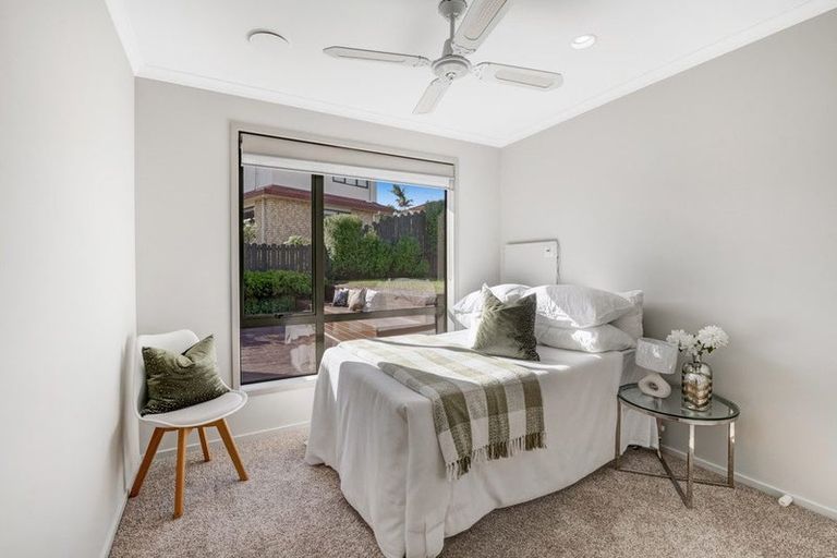 Photo of property in 35 Black Teal Close, Unsworth Heights, Auckland, 0632