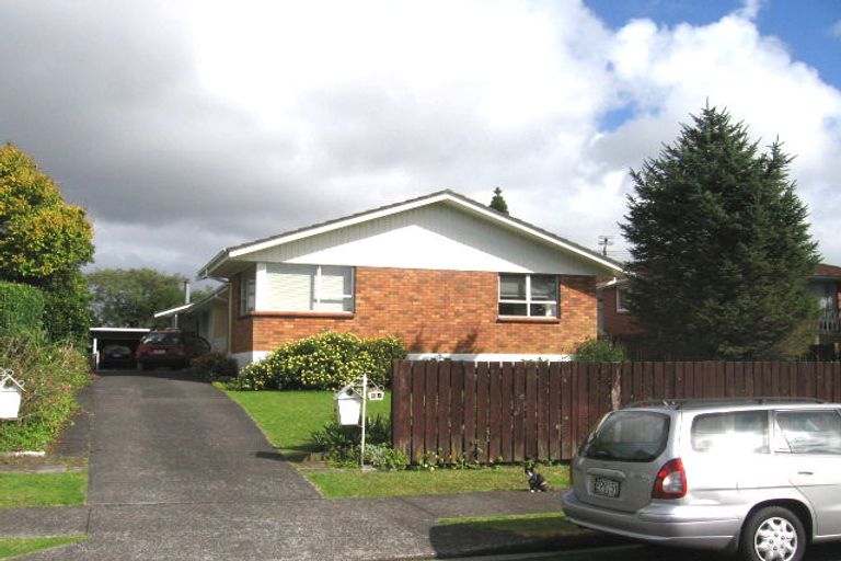 Photo of property in 1/23 Poinsettia Place, Henderson, Auckland, 0610