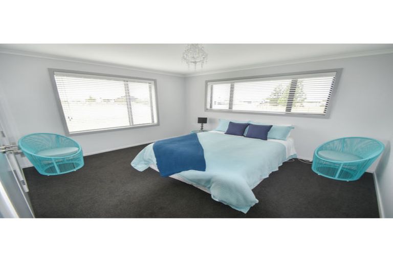 Photo of property in 32 Rhoboro Road, Twizel, 7901