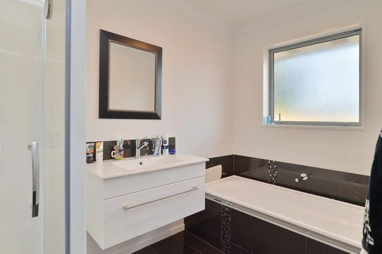 Photo of property in 4 Sequoia Way, Rangiora, 7400