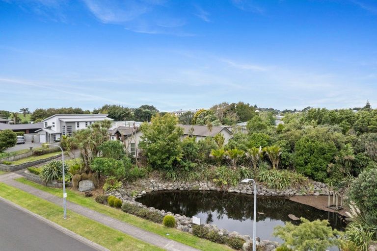 Photo of property in 4 Links Drive, Waiwhakaiho, New Plymouth, 4312