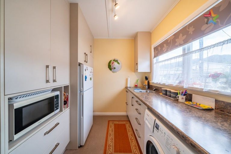 Photo of property in 1/1079 High Street, Taita, Lower Hutt, 5011