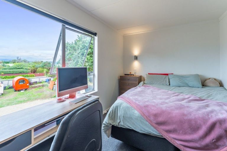 Photo of property in 21 Manga-pirau Street, Waikawa Beach, Manakau, 5573