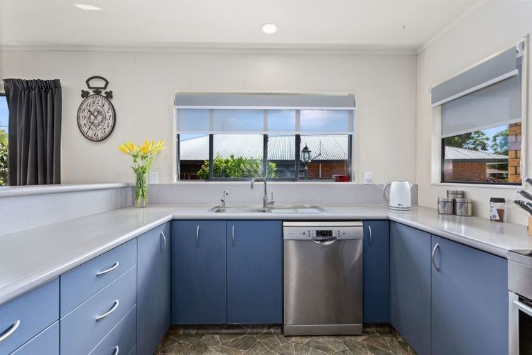 Photo of property in 15 Edgewater Grove, Whakatane, 3120