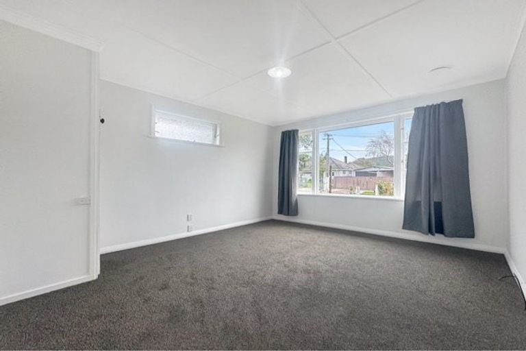 Photo of property in 1 Johnston Grove, Taita, Lower Hutt, 5011