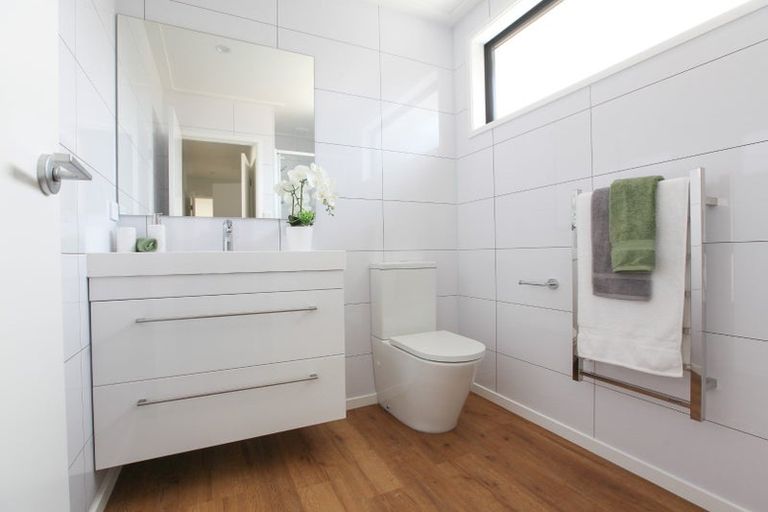 Photo of property in 16u4 Heath Street, Saint Andrews, Hamilton, 3200