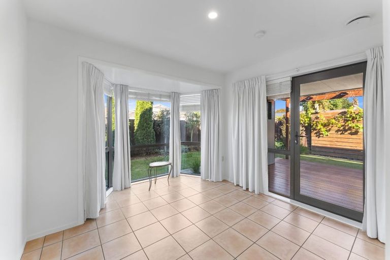 Photo of property in 2/49 Sarabande Avenue, Redwood, Christchurch, 8051