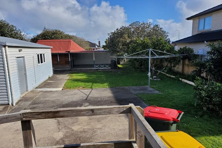 Photo of property in 18 Hallberry Road, Mangere East, Auckland, 2024
