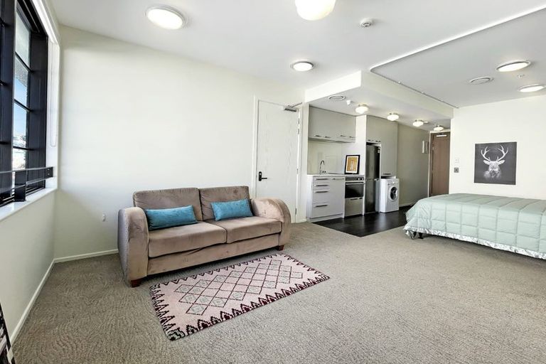Photo of property in 207/3u Roxburgh Street, Mount Victoria, Wellington, 6011