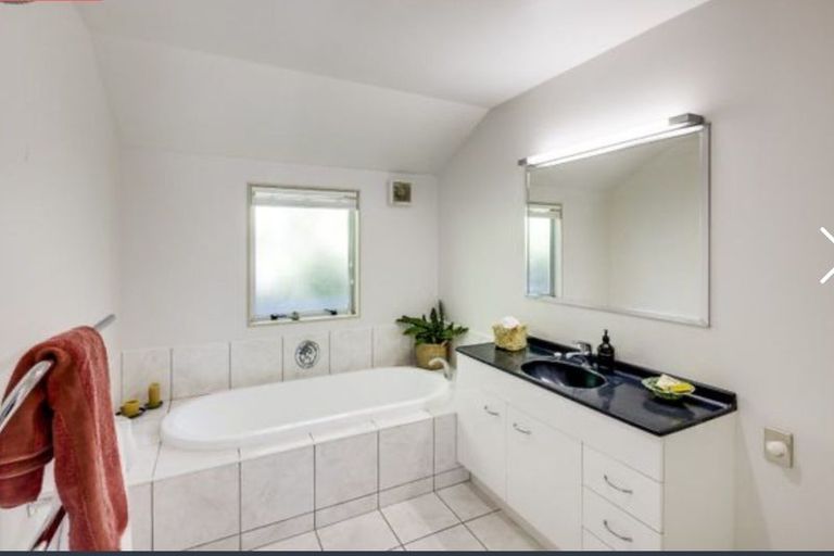 Photo of property in 130a Priestley Terrace, Bluff Hill, Napier, 4110