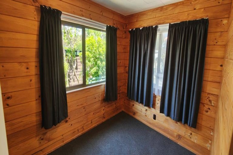 Photo of property in 5 Shackle Lane, Whitby, Porirua, 5024