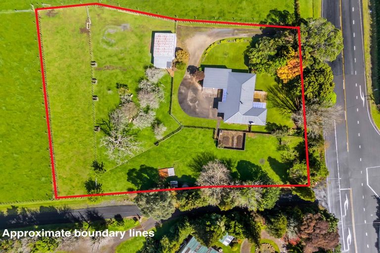 Photo of property in 352 Manutahi Road, Lepperton, New Plymouth, 4373
