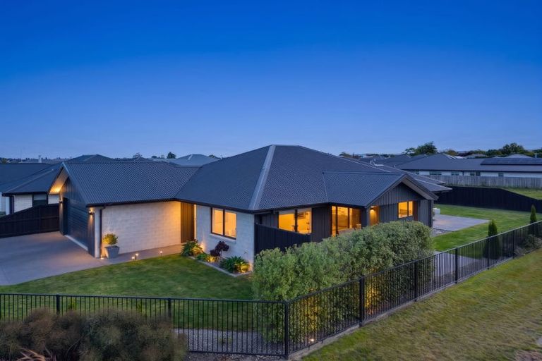 Photo of property in 33 Claremont Crescent, Amberley, 7410